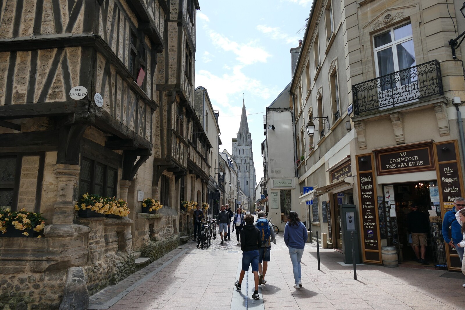 Bayeux (Galerie) Frankreich Architekturforum Architectura Pro Homine