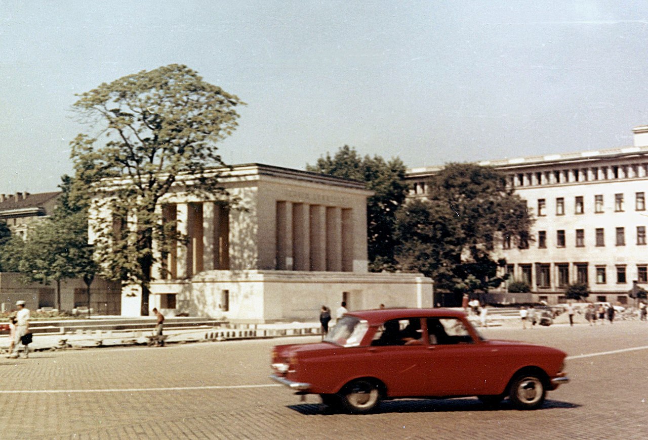 Sofia-Dimitroff-Mausoleum-August-1969-Angela-Monika-Arnold-SA30.jpeg