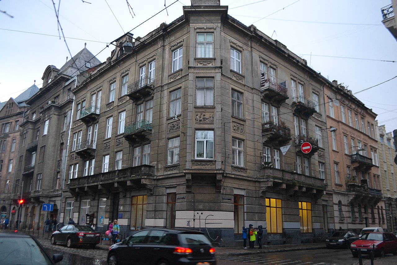 Lviv-vul.-Knjazja-Romana-32-29.10.2017-Olga-Loboda-0806-SA40---5.jpg