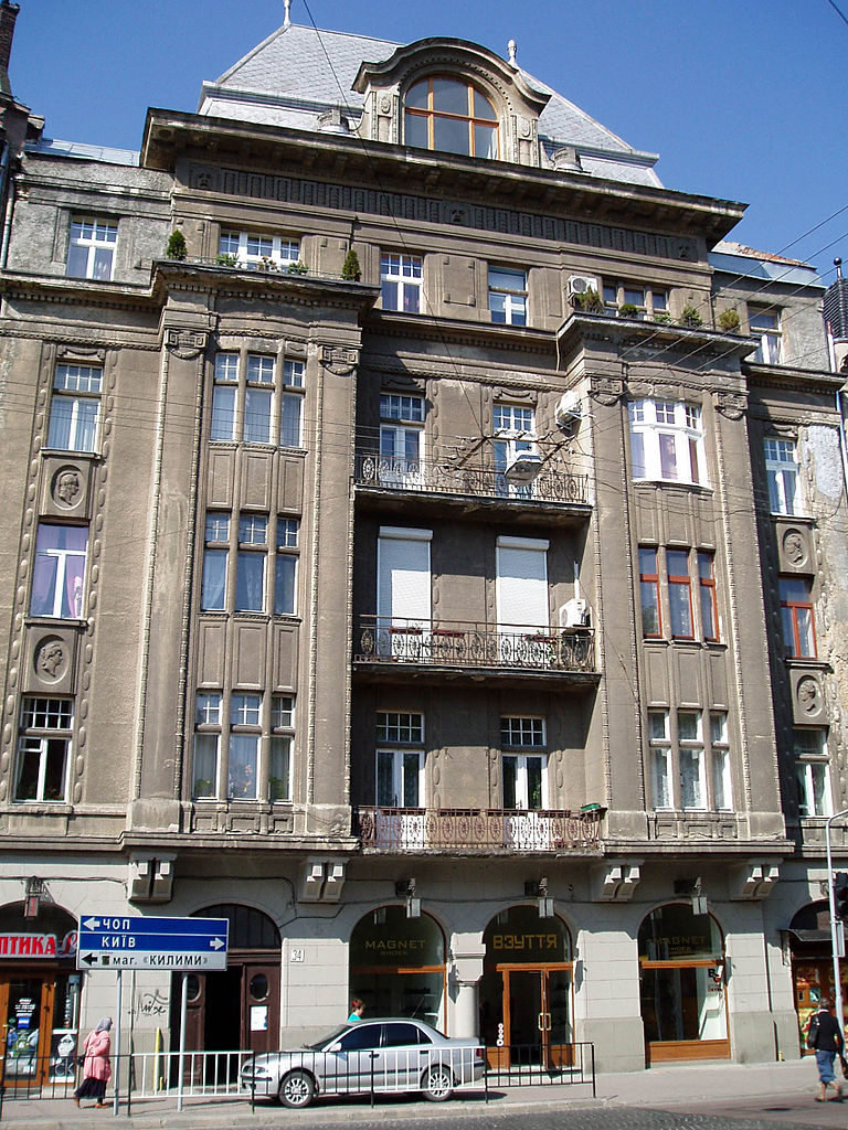 Lviv-vul.-Knjazja-Romana-34-Juli-2011-Aeou-BY30---6.jpg