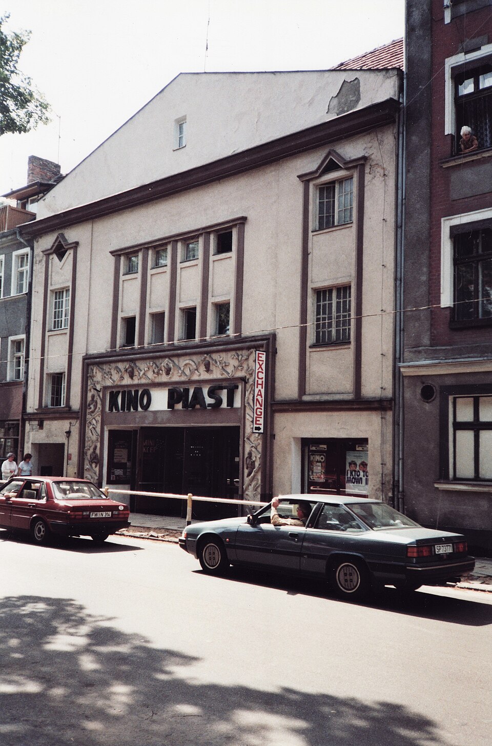 Slubice-ul.-Jednosci-Robotniczej-9-10-Kino-Piast-1992-Jorg-Ostheimer-SA20---1.jpg