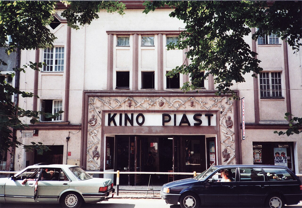 Slubice-ul.-Jednosci-Robotniczej-9-10-Kino-Piast-1992-Jorg-Ostheimer-SA20---2.jpg