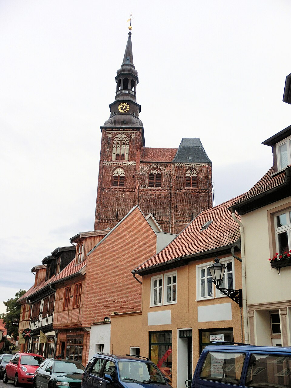 Tangermunde-Lange-Str.-Stephanskirche-18.09.2011-Schiwago-SA30---5.jpg