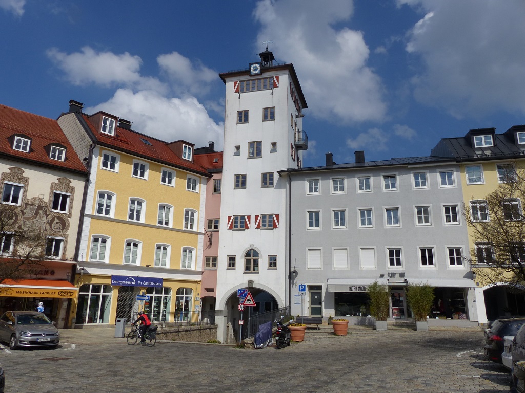 traunstein_stadtplatz_jacklturm_P1710344.jpg