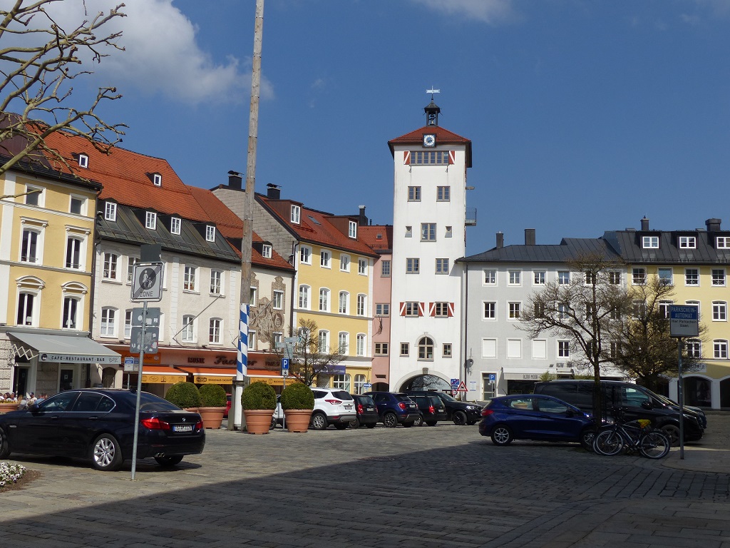 traunstein_stadtplatz_jacklturm_P1710347.jpg